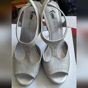 FIONI Night Silver Glitter 4 1/2" Heels. **Size 8.